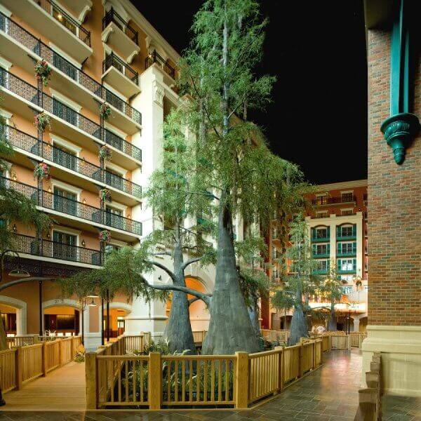 Live alligators, freestanding artificial trees at Paragon Hotel & Casino