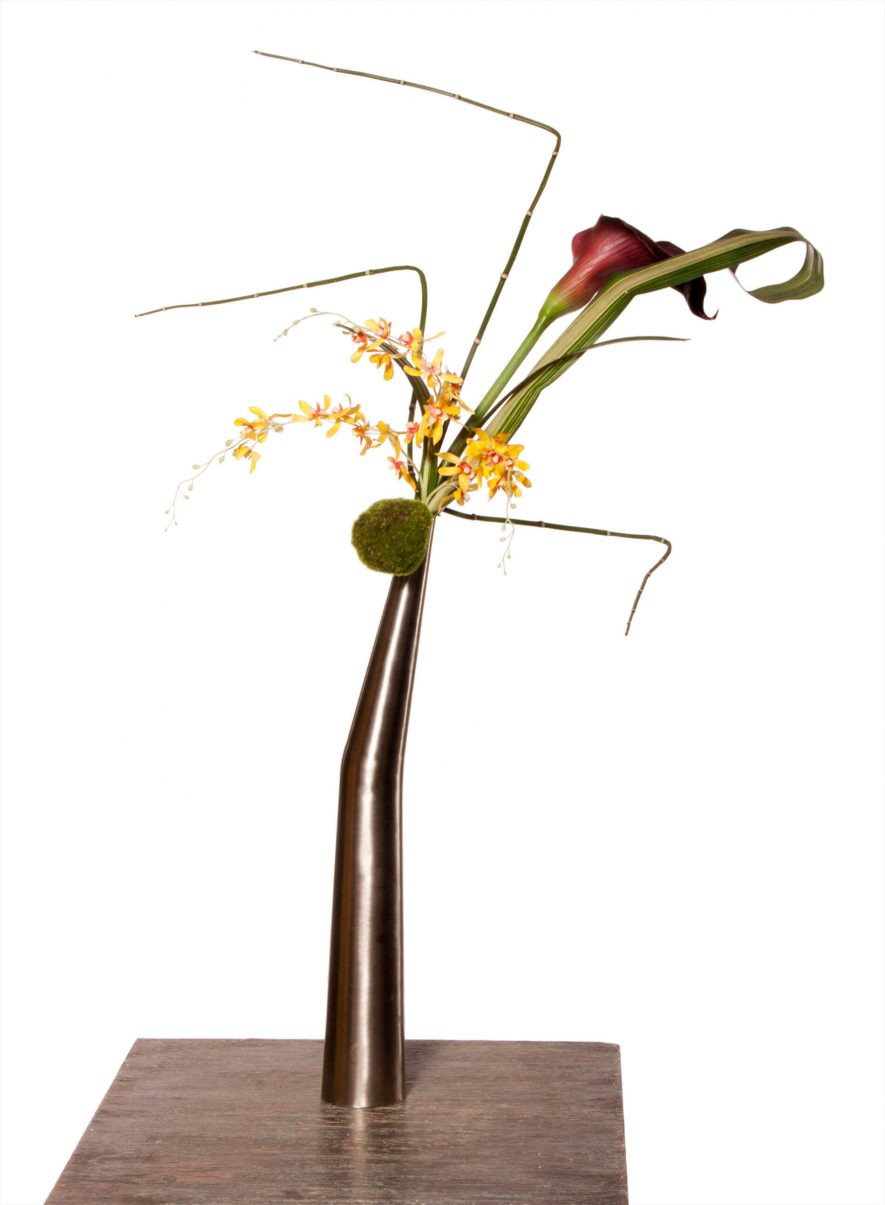 Replica floral arrangement in vase product scaled