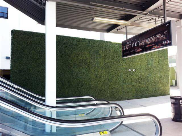 Boxwood green wall by monorail station at SLS Las Vegas 1