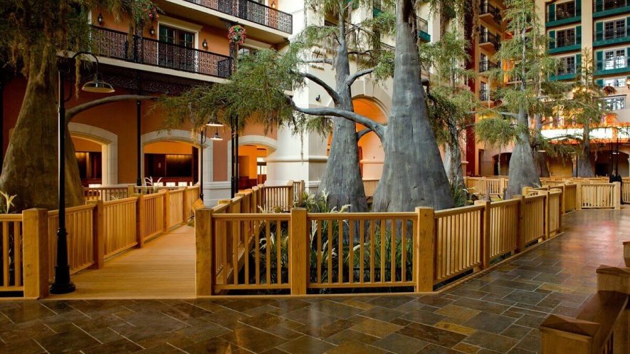 Live alligators, artificial trees at paragon hotel & casino